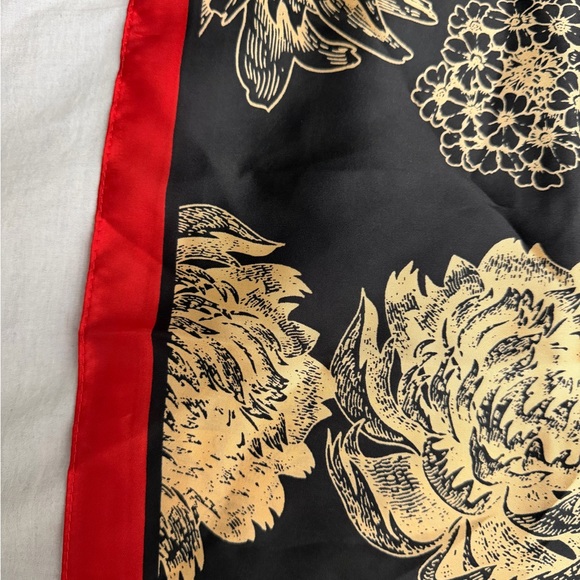 Floral Print Fabric in Black and Cream - Picture 4 of 5